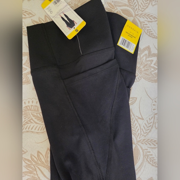 Danskin Womens High Rise Brushed Leggings Black Salt Sz S NEW Reflector Athletic - Picture 8 of 9
